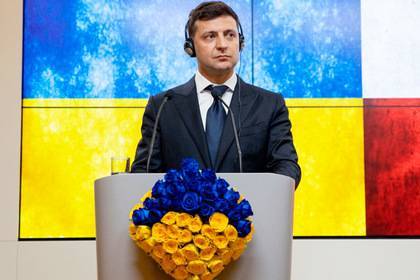 Украинские депутаты обвинили Зеленского в подражании Порошенко