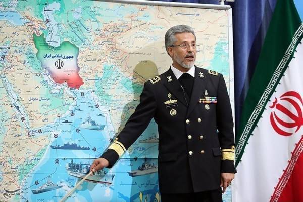 Иранский адмирал: Мы не позволим США приблизиться к нашим морским границам