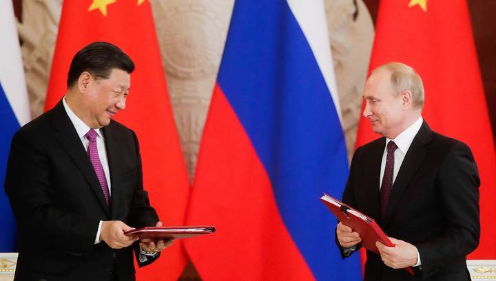 Си Цзиньпин назвал Путина самым близким другом