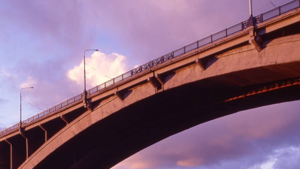 "А вы бы украли?": Иностранцы с пониманием отнеслись к похитителям 56-тонного моста в России