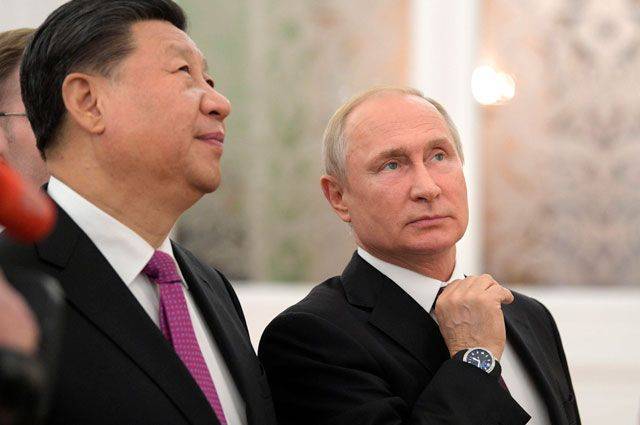 Путин и Си Цзиньпин покинули Кремль на лимузине Aurus