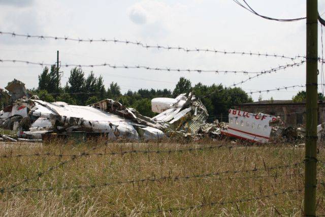 Польская делегация снова осмотрела обломки разбившегося Ту-154М Качиньского