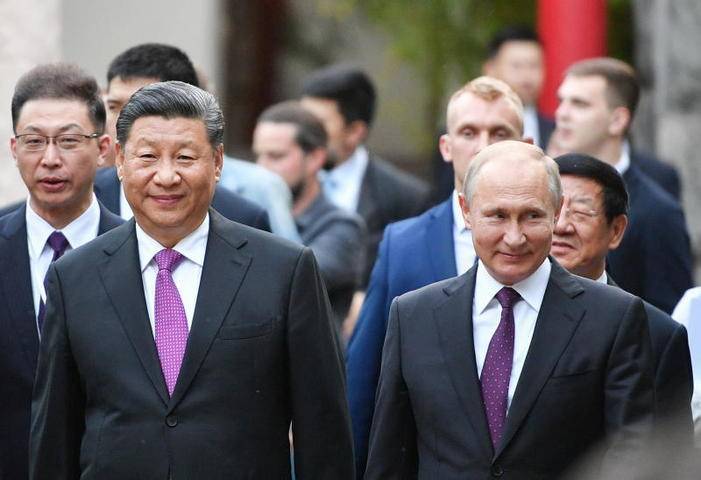 Владимир Путин и Си Цзиньпин открыли экспозицию «Фауна Китая» в Московском зоопарке