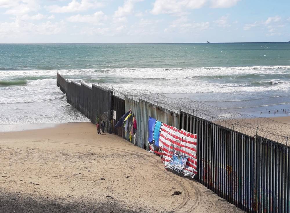 США и Мексика не достигли соглашения по вопросу иммигрантов и пошлин