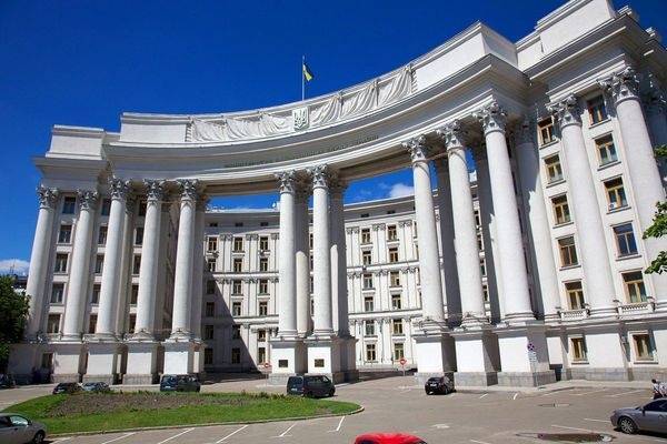 Администрация Зеленского обвинила МИД Украины в сотрудничестве с Порошенко