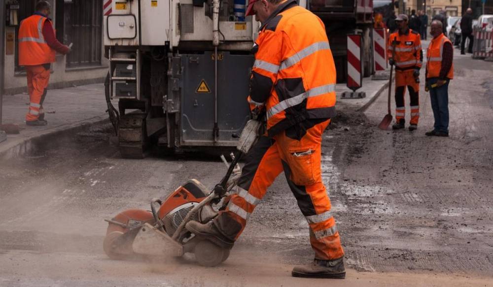 Рабочие завершили ремонт Камчатской улицы