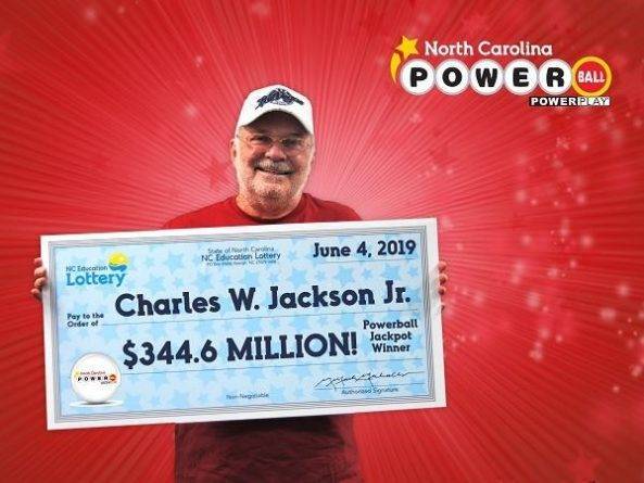 Джекпот Powerball на $344,6 млн: пенсионер выбрал числа из печенья с предсказаниями