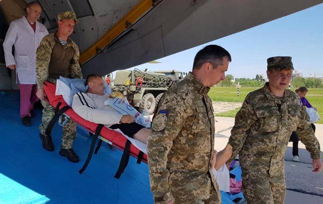 Во Львов прибыл еще один самолет с ранеными боевиками ВСУ из Донбасса