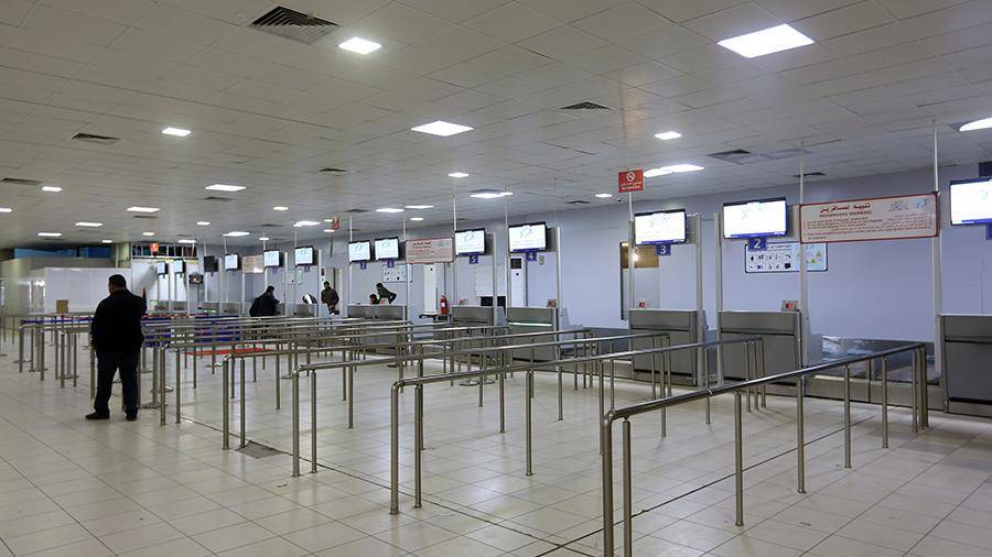 Аэропорт в Триполи заработал в штатном режиме после авиаудара