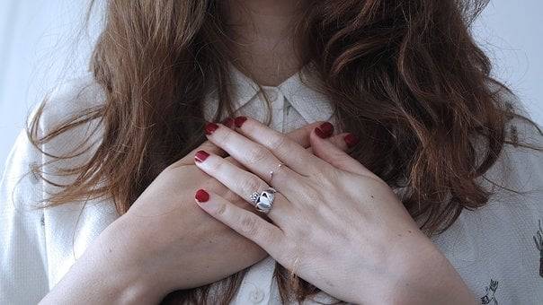 Казахстанец запретил своей девушке выходить замуж, а сам женится на другой