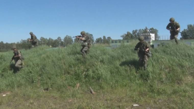 Видео: «Крылатая пехота» провела учения с&nbsp;боевой стрельбой в&nbsp;Ярославской области