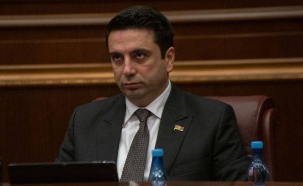 Вице-спикера армянского парламента заподозрили в неэтичном поведении