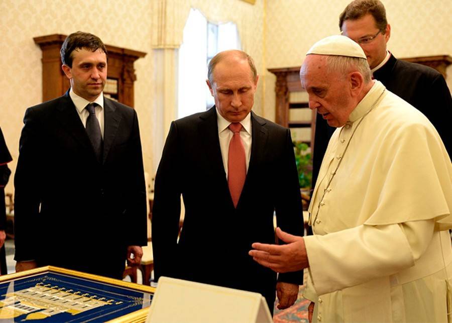 Названа дата встречи Путина с Папой Римским