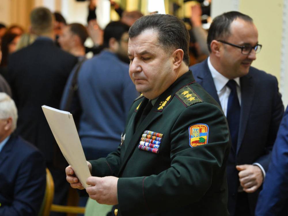 Рада отказалась отправить в отставку министра обороны Полторака