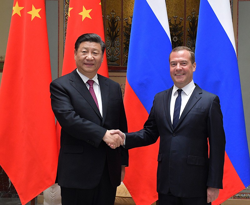Медведев и Си Цзиньпин поговорили о сотрудничестве