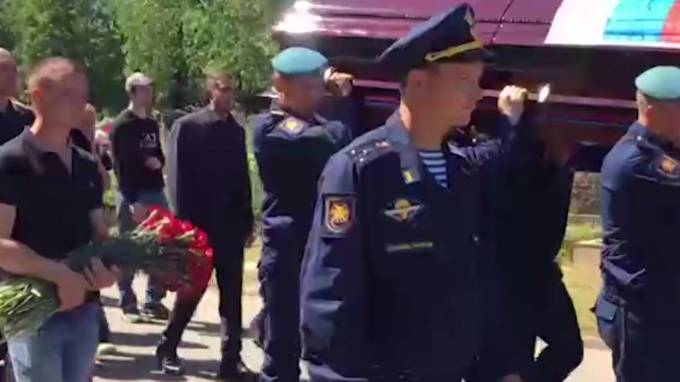 В Москве проходит прощание с убитым спецназовцем Никитой Белянкиным