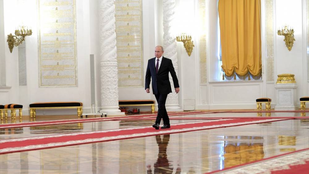 Путин дал понять, что "шушуканья" западных лидеров ему совсем не интересны