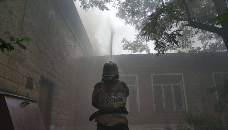 Онкологическая больница загорелась в Махачкале