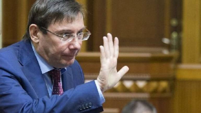 Луценко договорился: генпрокурор обвинил Порошенко в финансировании терроризма