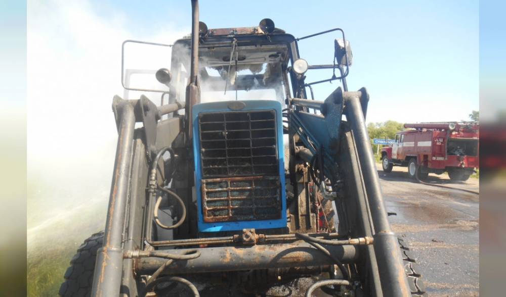 В Сычевском районе на ходу загорелся трактор
