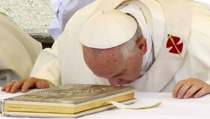 Папа Римский изменил "Отче наш"