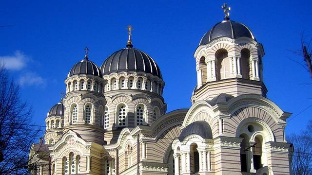 Сейм Латвии запретил иностранцам управлять Латвийской православной церковью