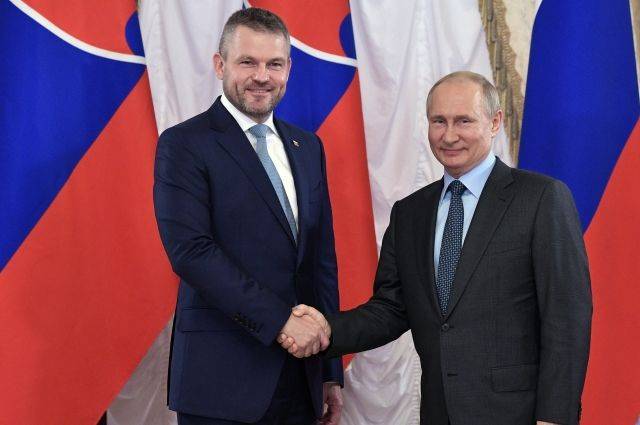 Глава кабмина Словакии пригласил Путина на 75-летие Национального восстания