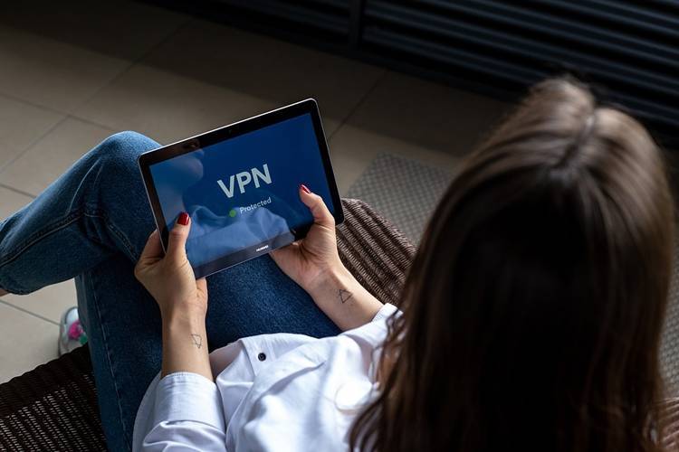 Роскомнадзор пригрозил заблокировать VPN-сервисы, не подключившиеся к реестру запрещенных сайтов, в течение месяца
