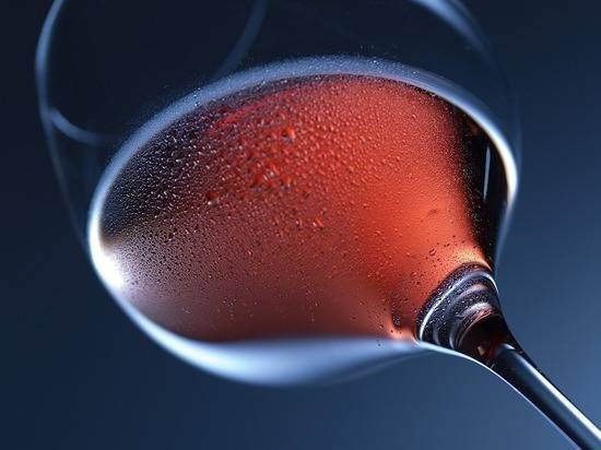 Минсельхоз назвал условия, при которых будет разрешена реклама отечественного вина