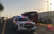 В Дубае туристический автобус попал в аварию: 15 жертв