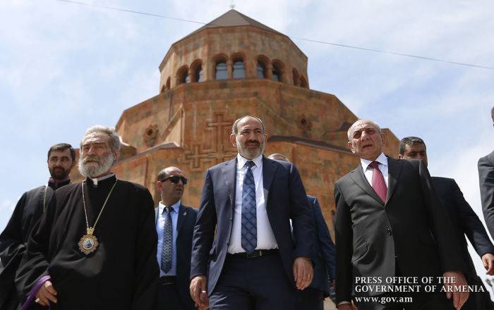 Серьезный кризис: Еревану и Степанакерту нужно научиться уважать друг друга