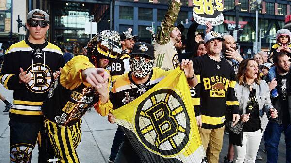 Фанаты «Бостона» устроили массовую драку на трибуне во время матча