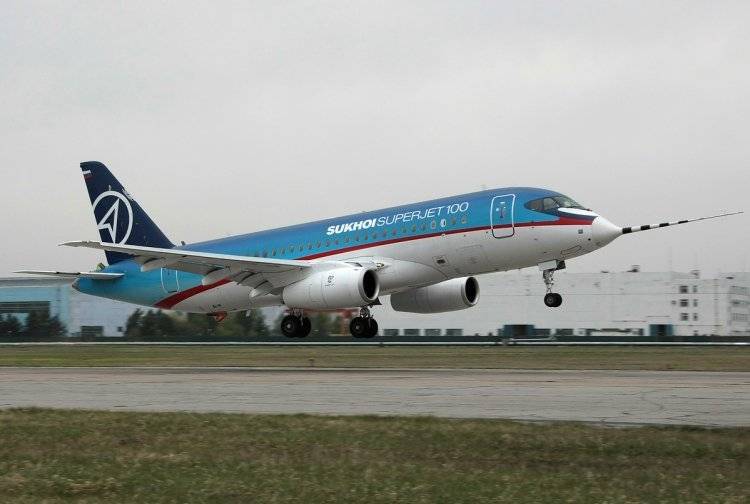 Названа причина задержки SSJ-100 на пять часов в аэропорту Екатеринбурга
