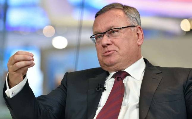 Глава ВТБ предупредил о рисках перегрева рынка потребкредитования
