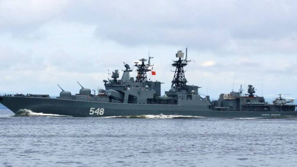 Крейсер ВМС США "подрезал" российский корабль, нарушив все мыслимые правила