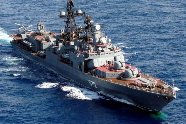 Крейсер США едва не столкнулся с российским БПК в Восточно-Китайском море