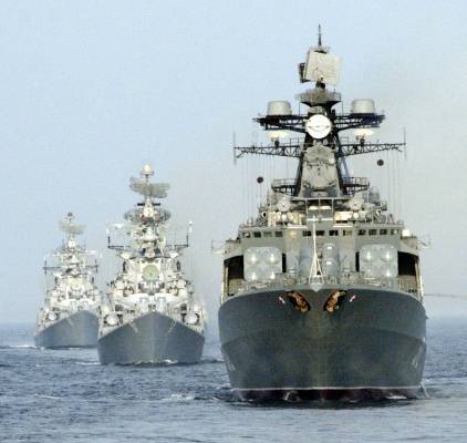 Опасный маневр совершил крейсера США перед носом корабля ВМФ России