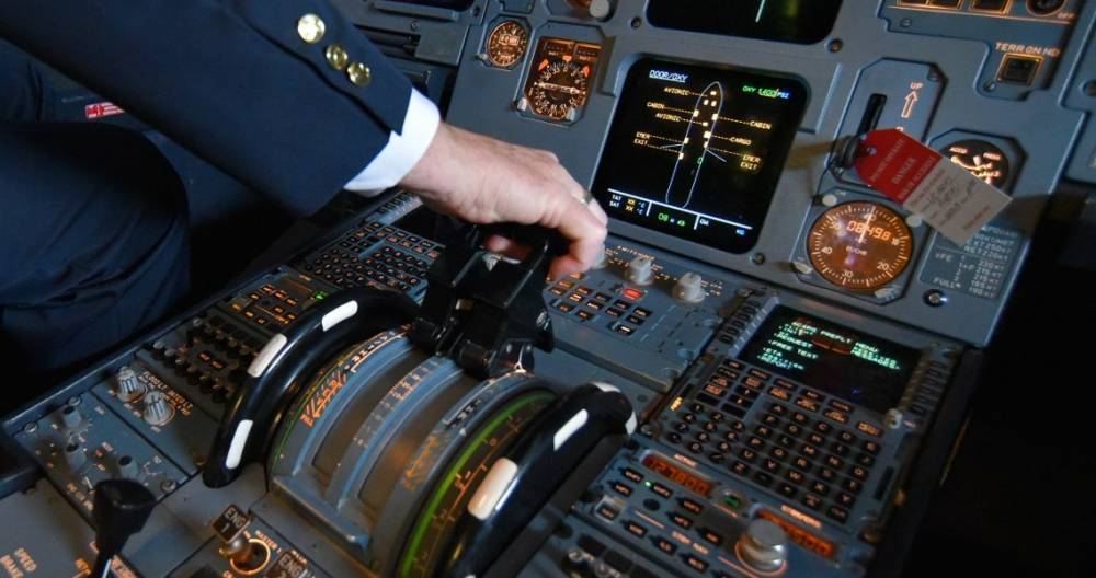СМИ узнали о недействительных дипломах десятков пилотов в России