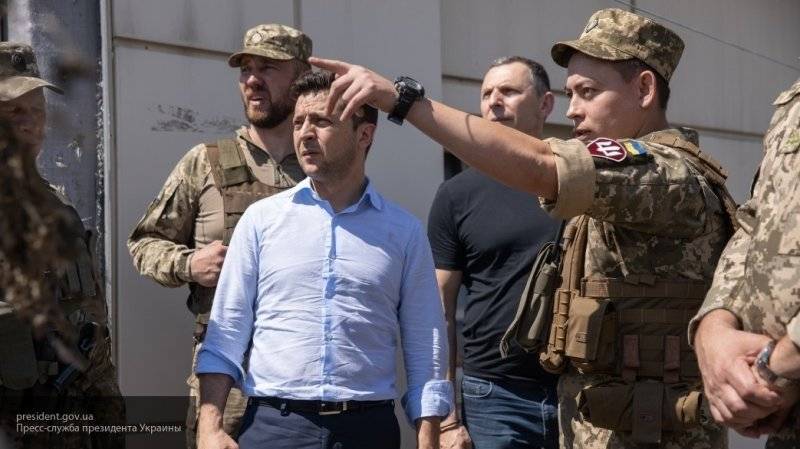 Зеленский раскритиковал обстрелы в Донбассе и заявил о жестком ответе Киева