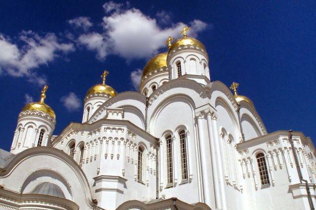 Названы сроки проведения опроса о месте возведения храма в Екатеринбурге