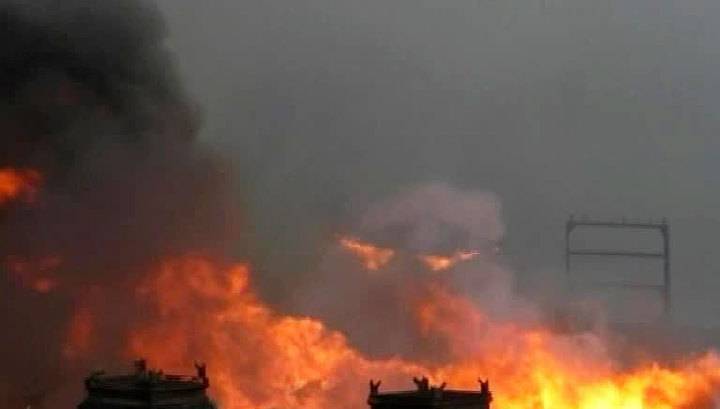Черный дым над Лефортово: пожар в промзоне "Серп и молот" быстро потушили