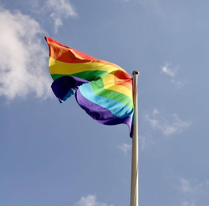 На Ямале от имени предпринимателя просят офис для представителей ЛГБТ