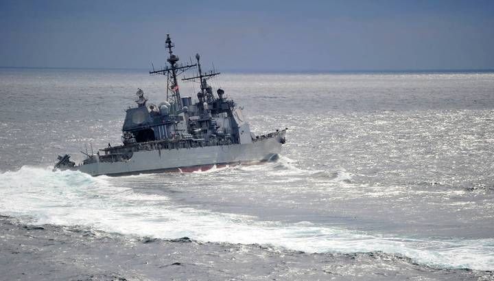 Американские и российские военные прокомментировали случай с крейсером и БПК