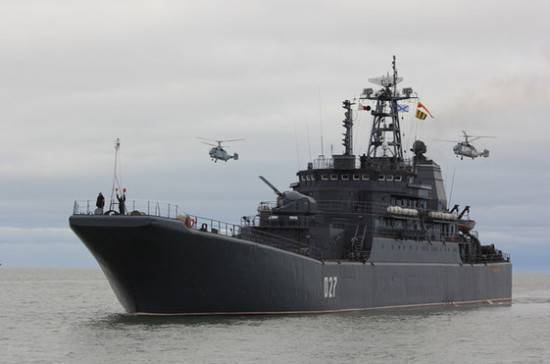 Крейсер США помешал прохождению российского военного корабля в Восточно-Китайском море