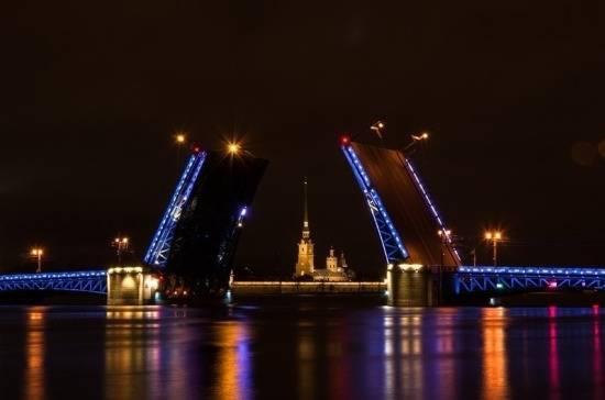 В Петербурге в ночь на 9 июня изменится график разводки мостов