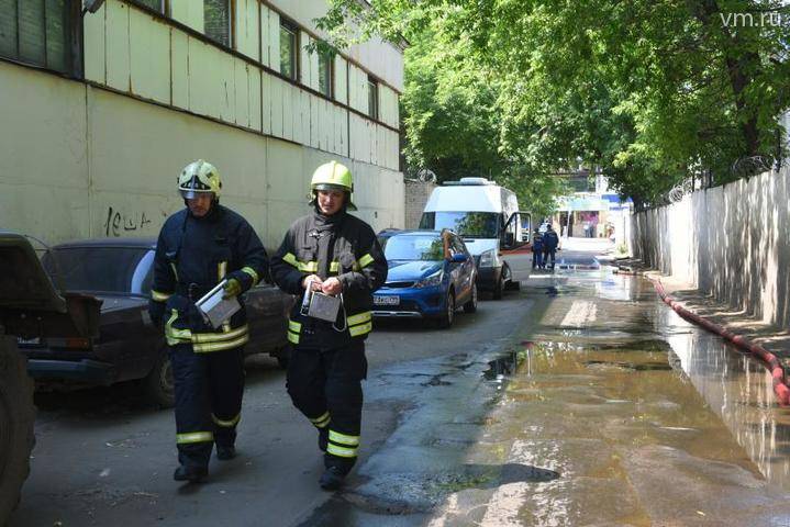 Сотрудник МЧС раскрыл подробности пожара в районе завода «Серп и молот»