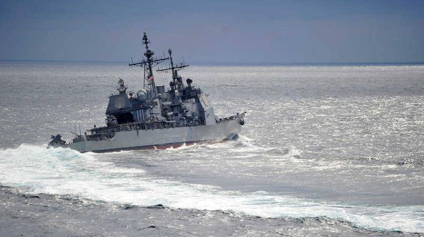Флот США раскритиковали за лихачество в океане
