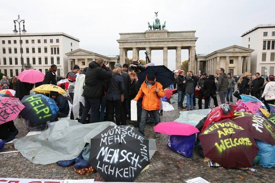 Мигранты в Германии сделали из статуса беженца прибыльный бизнес