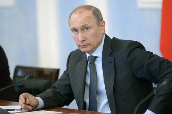 Путин поручил кабмину и главам регионов разработать план по переходу на цифровые модели работы