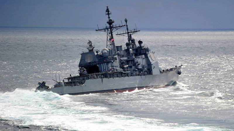«Провокация американской стороны»: крейсер ВМС США пересёк курс российскому военному кораблю